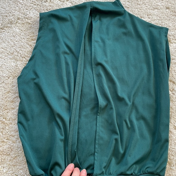 Elegant Green One Piece Jumpsuit Size XL - Picture 6 of 12